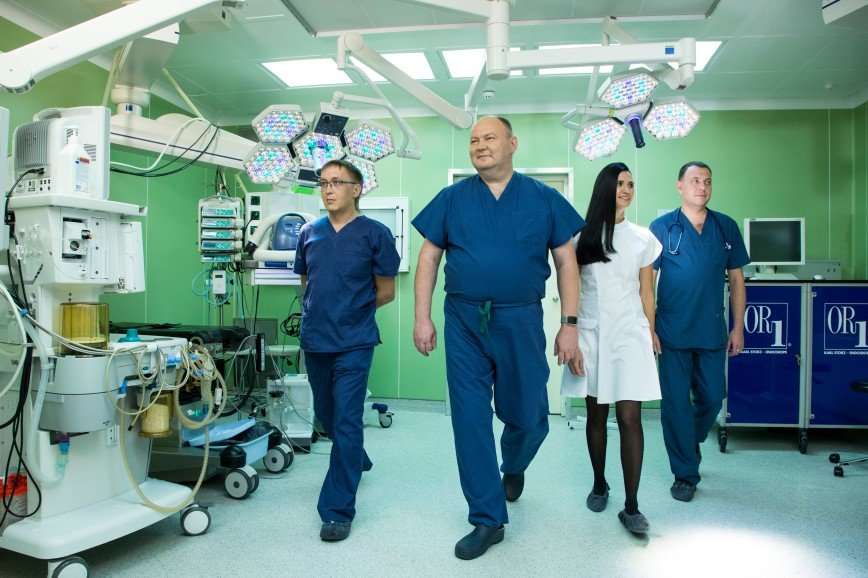 Ангел, живи!: иркутские хирурги спасли девочку с редчайшим диагнозом