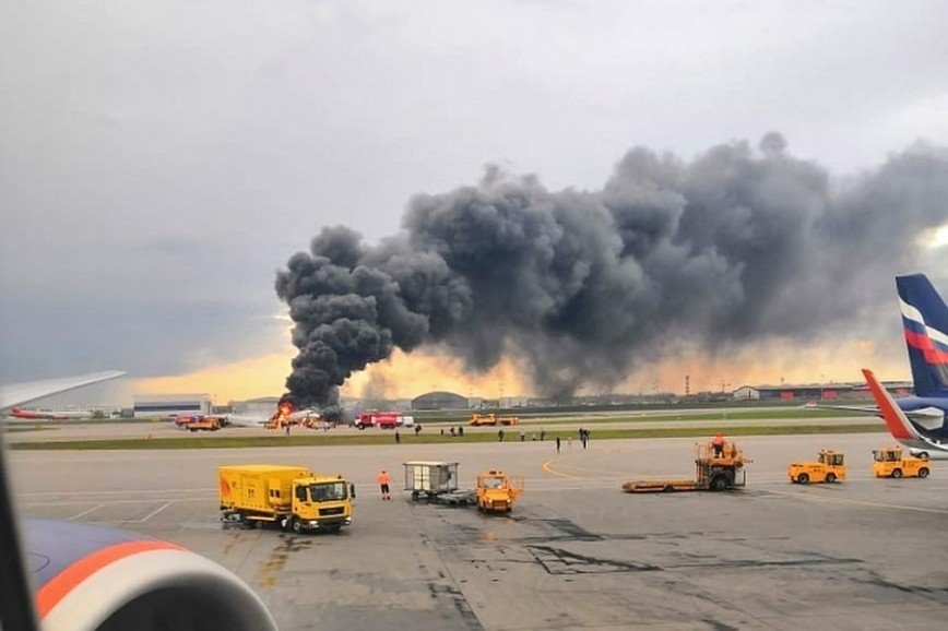 Власти Мурманской области объявили трехдневный траур по 41 погибшему в авиакатастрофе в Шереметьево