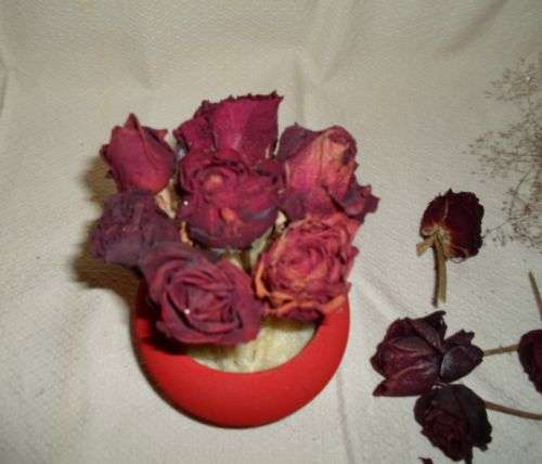 Флористична композиція із засушених троянд