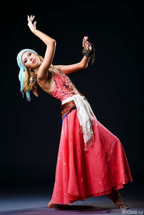 В ритмі фламенко: як сформувати гардероб в іспанському стилі