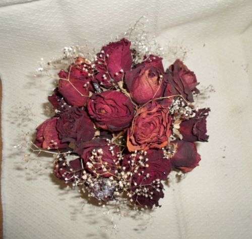 Флористична композиція із засушених троянд