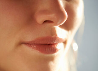 Чому з’являються кірки в носі: причини і як від них позбутися