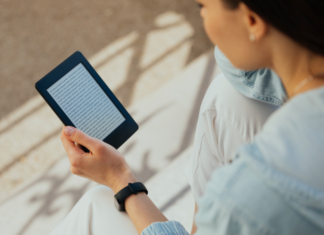 Amazon Kindle 2024: Эволюция Чтения, Окутанная Зеленой Мystichecкой