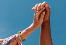 Довголіття – Це Не тільки Про Біохакінг: Дивовижна Сила Відносин