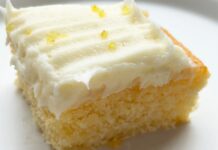 Proč se Mini Lemon Sheet Cake od Trader Joe v hodnotě 5,49 $ vyprodá během okamžiku