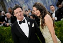 Hugh Jackman uvádí manželský dům na trh a vykročil do nové budoucnosti se Sutton Foster