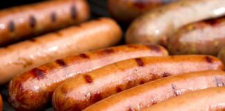 Почему майонез с солеными огурцами — это идеальное дополнение к хот-догам