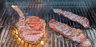 Weber Searwood 600 im Test: Der Pelletgrill, der Steaks wirklich scharf anbraten kann