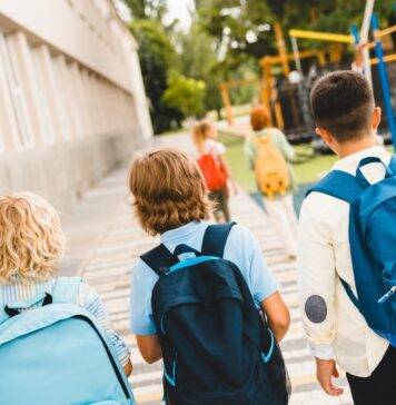 Kindern helfen, Veränderungen im Leben zu meistern: Ein Leitfaden für Eltern